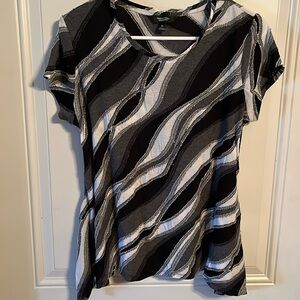 Stylish Black and Gray Women's Top, 18” pit to pit, 26.50”L, Medium.